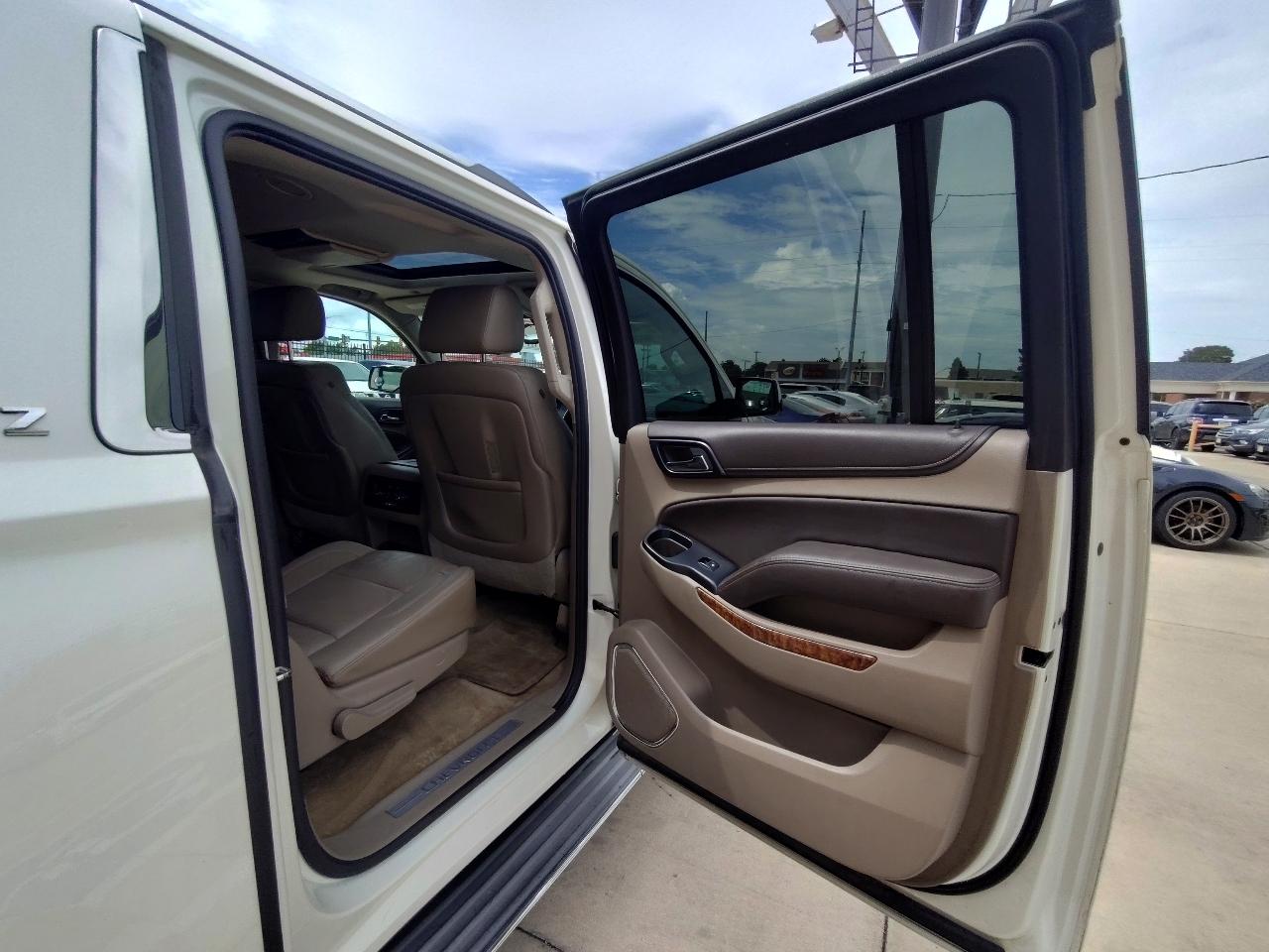 Chevrolet Suburban  2015