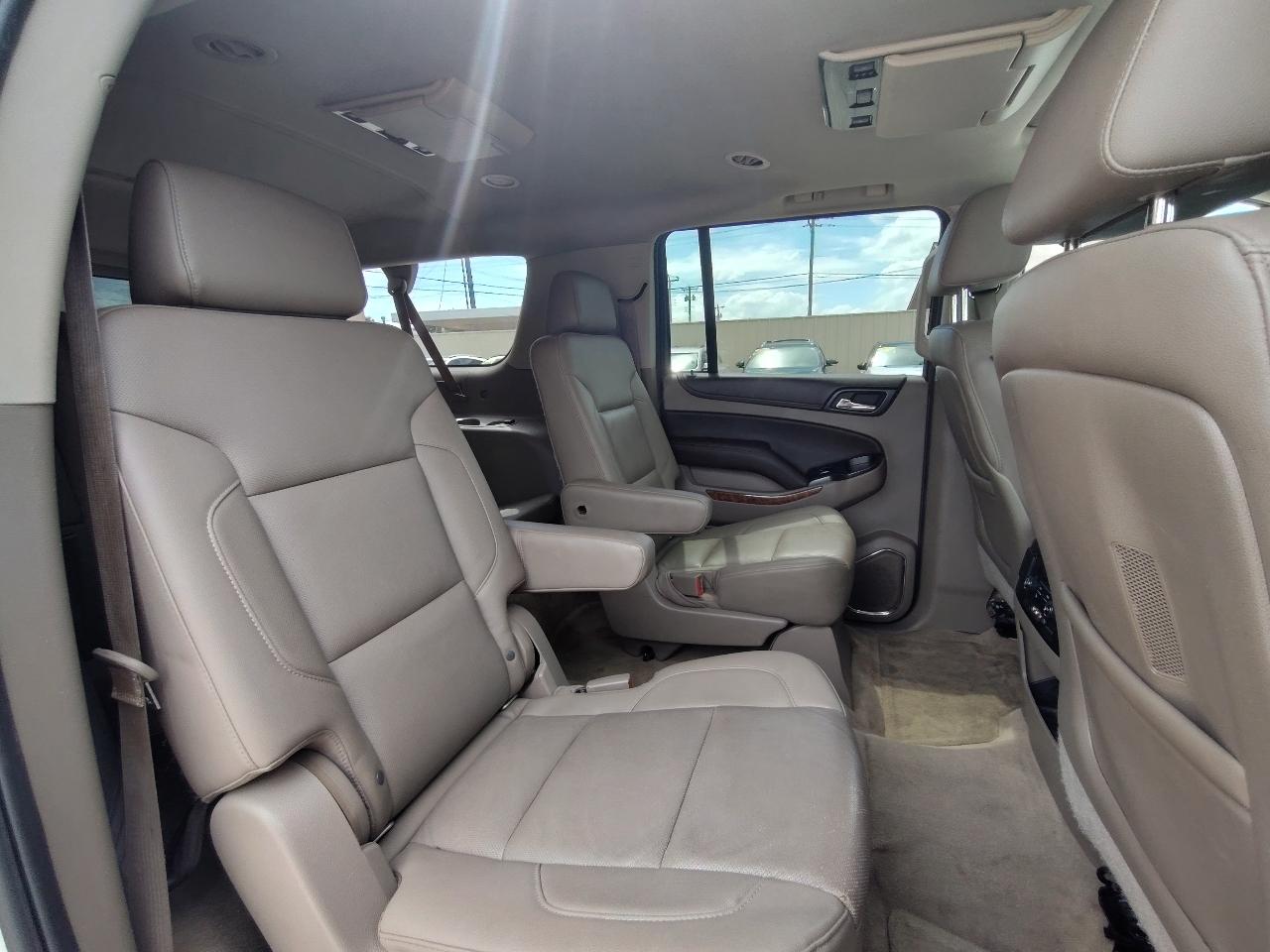 Chevrolet Suburban  2015