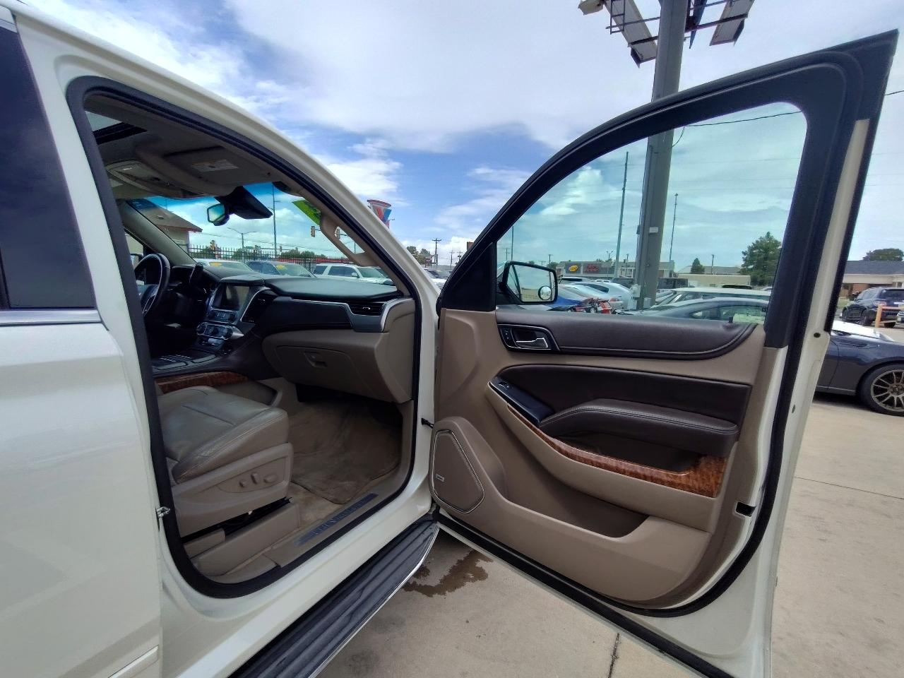 Chevrolet Suburban  2015
