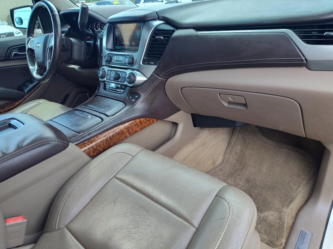 Chevrolet Suburban  2015