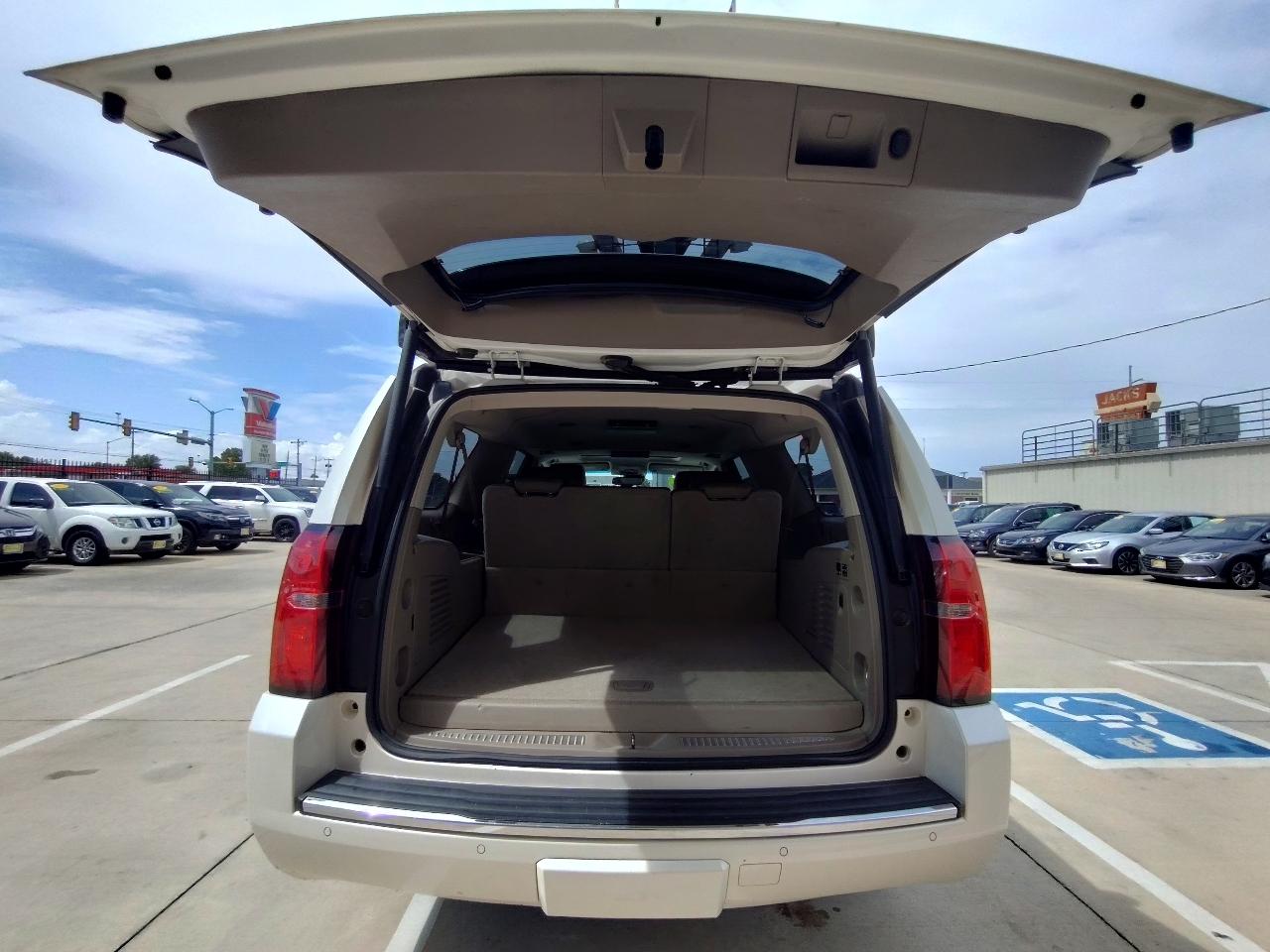 Chevrolet Suburban  2015
