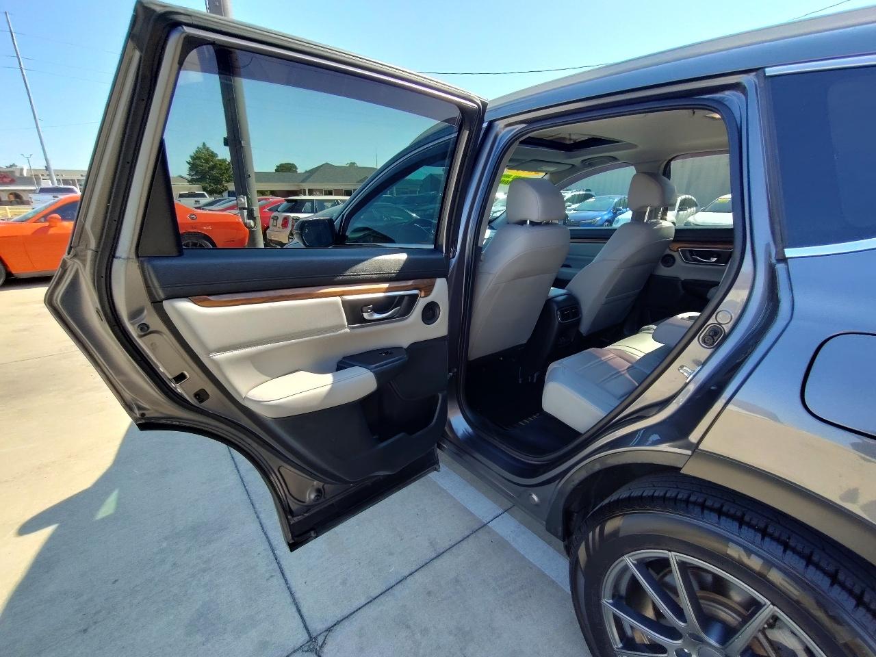 Honda CR-V Touring 4D SUV AWD 2017