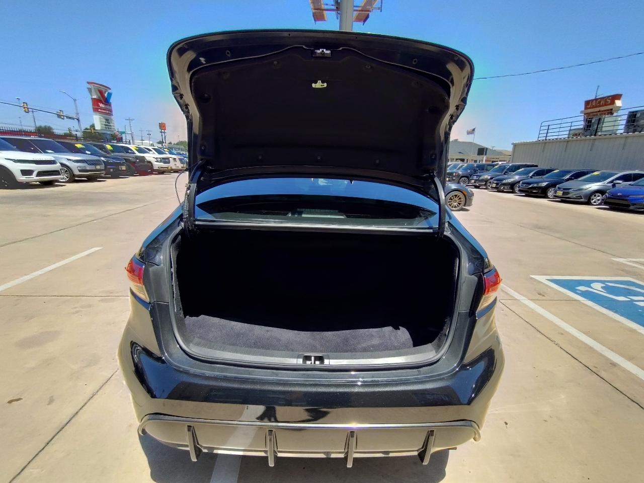 Toyota Corolla LE Plus 4D Sedan 2022
