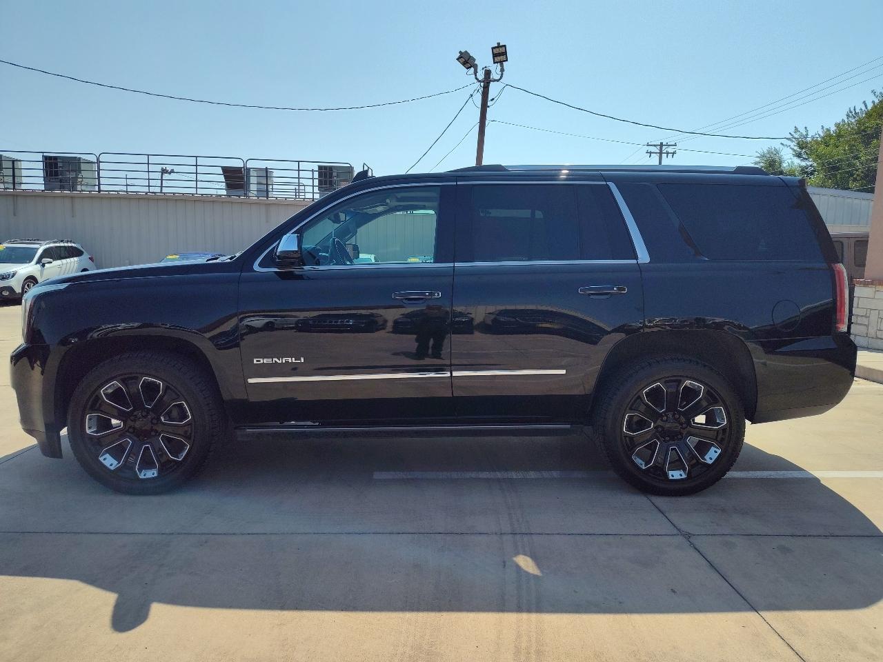 GMC Yukon Denali 4D SUV 4WD 2019