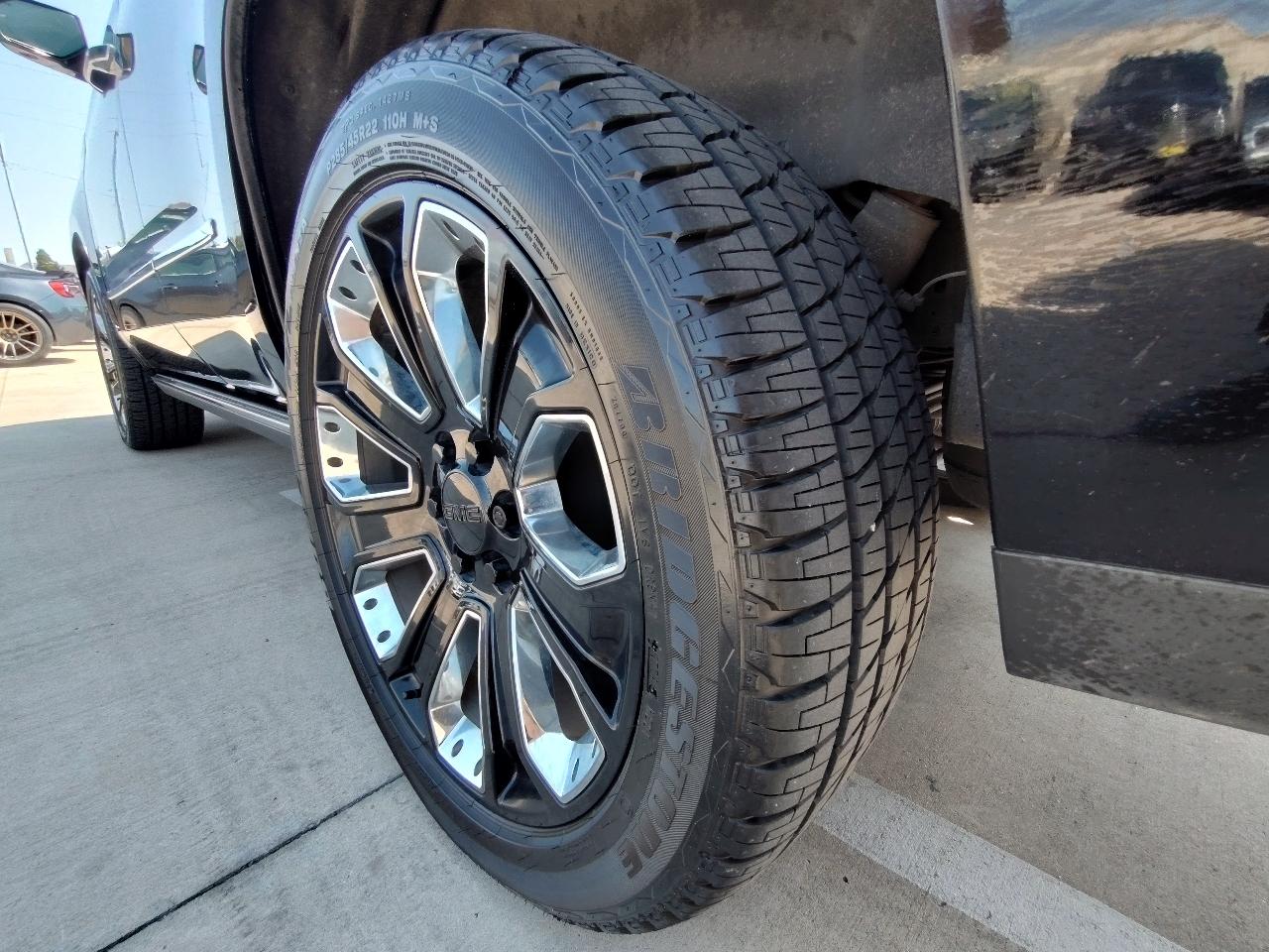 GMC Yukon Denali 4D SUV 4WD 2019