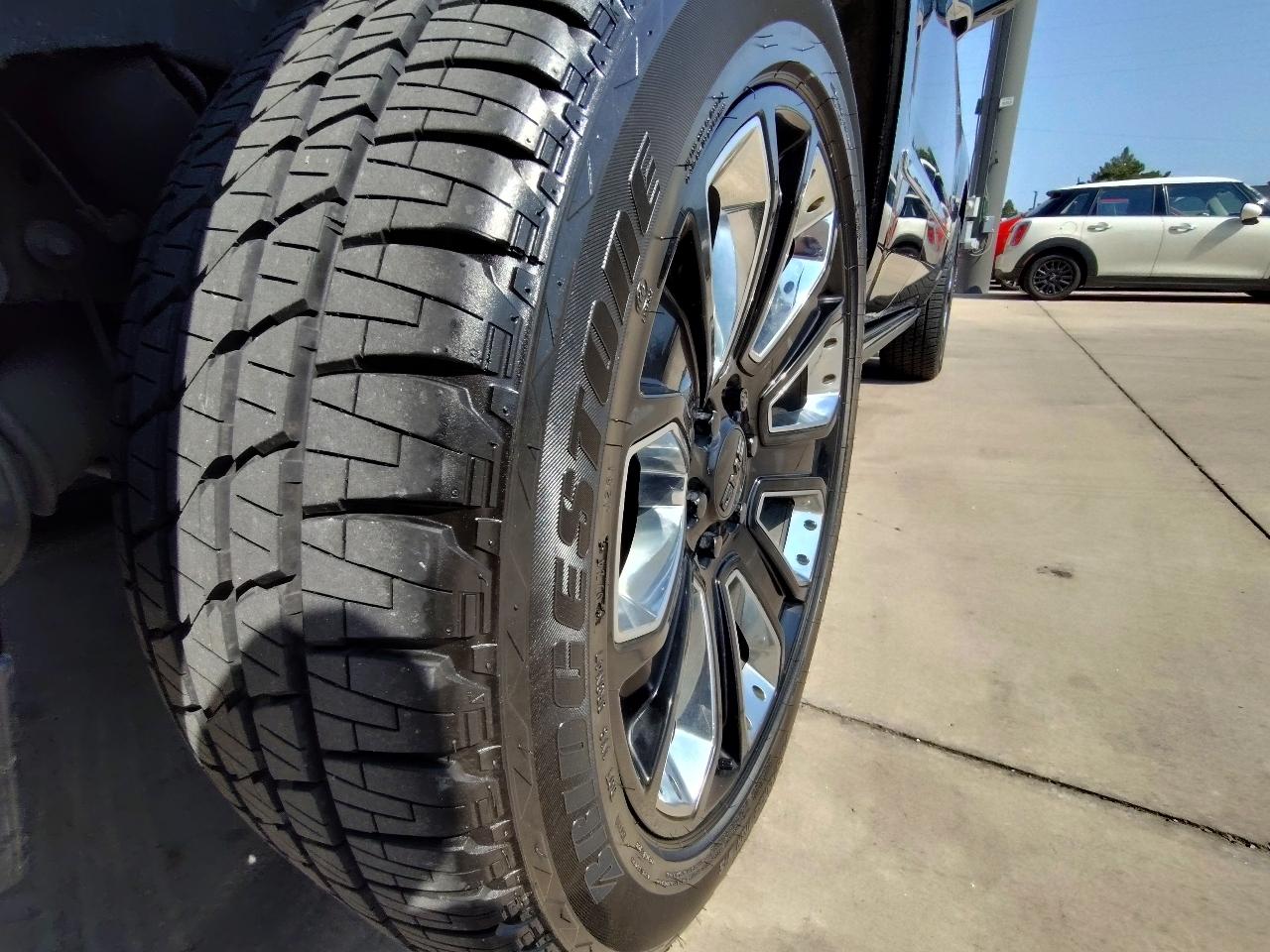 GMC Yukon Denali 4D SUV 4WD 2019