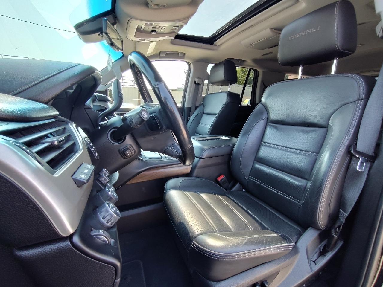 GMC Yukon Denali 4D SUV 4WD 2019