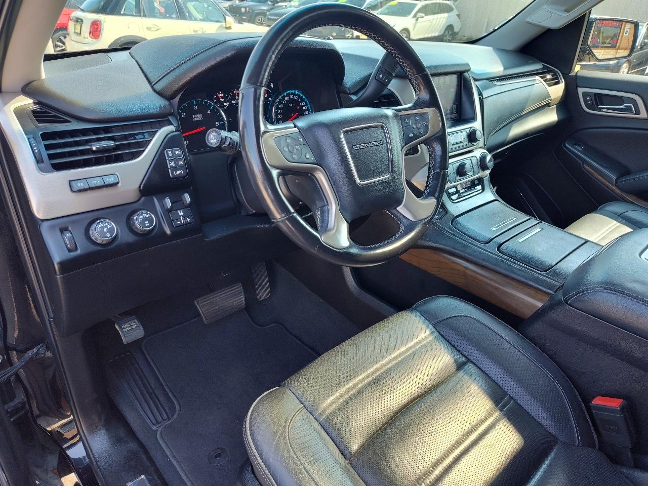 GMC Yukon Denali 4D SUV 4WD 2019