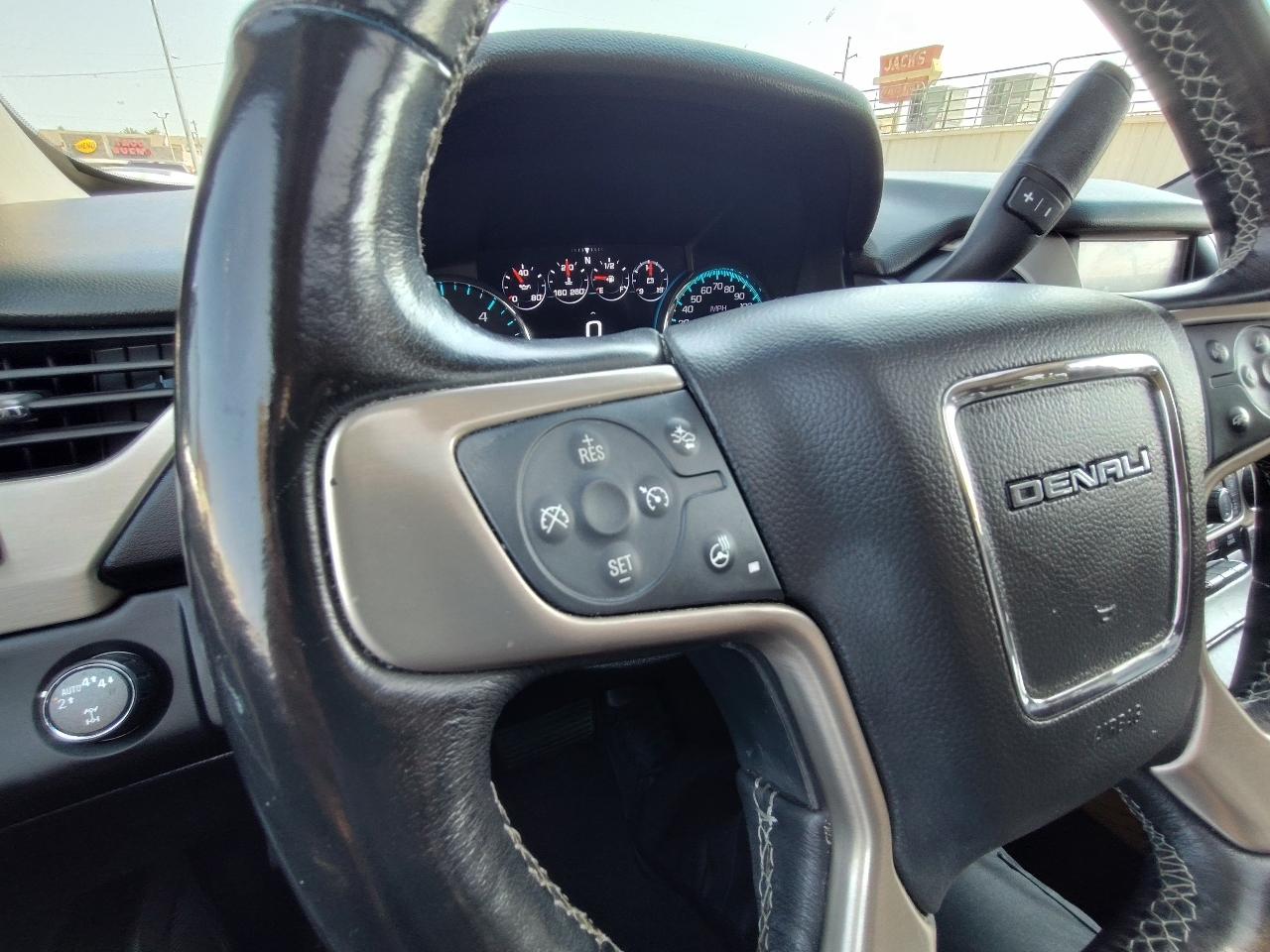 GMC Yukon Denali 4D SUV 4WD 2019