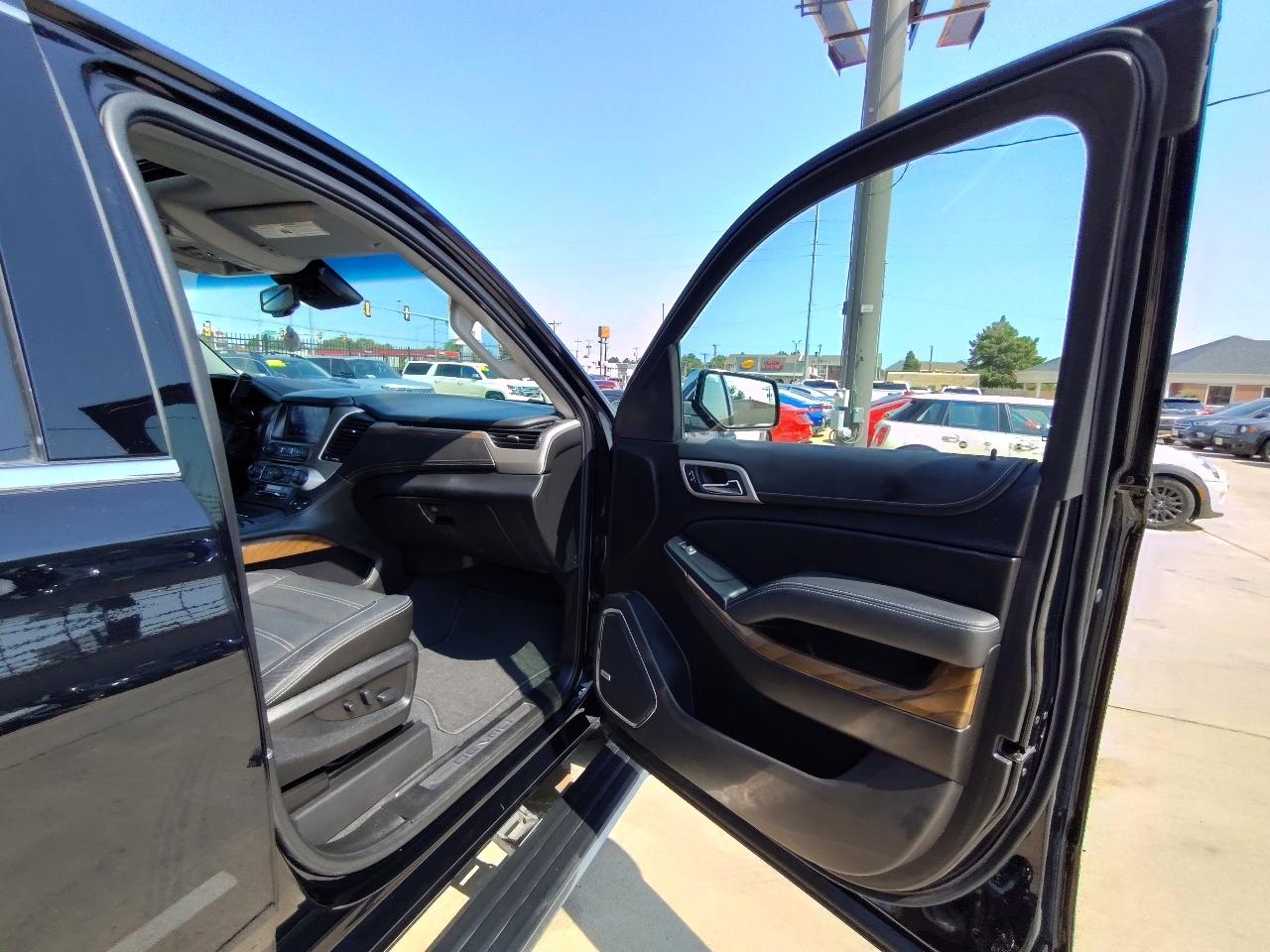 GMC Yukon Denali 4D SUV 4WD 2019