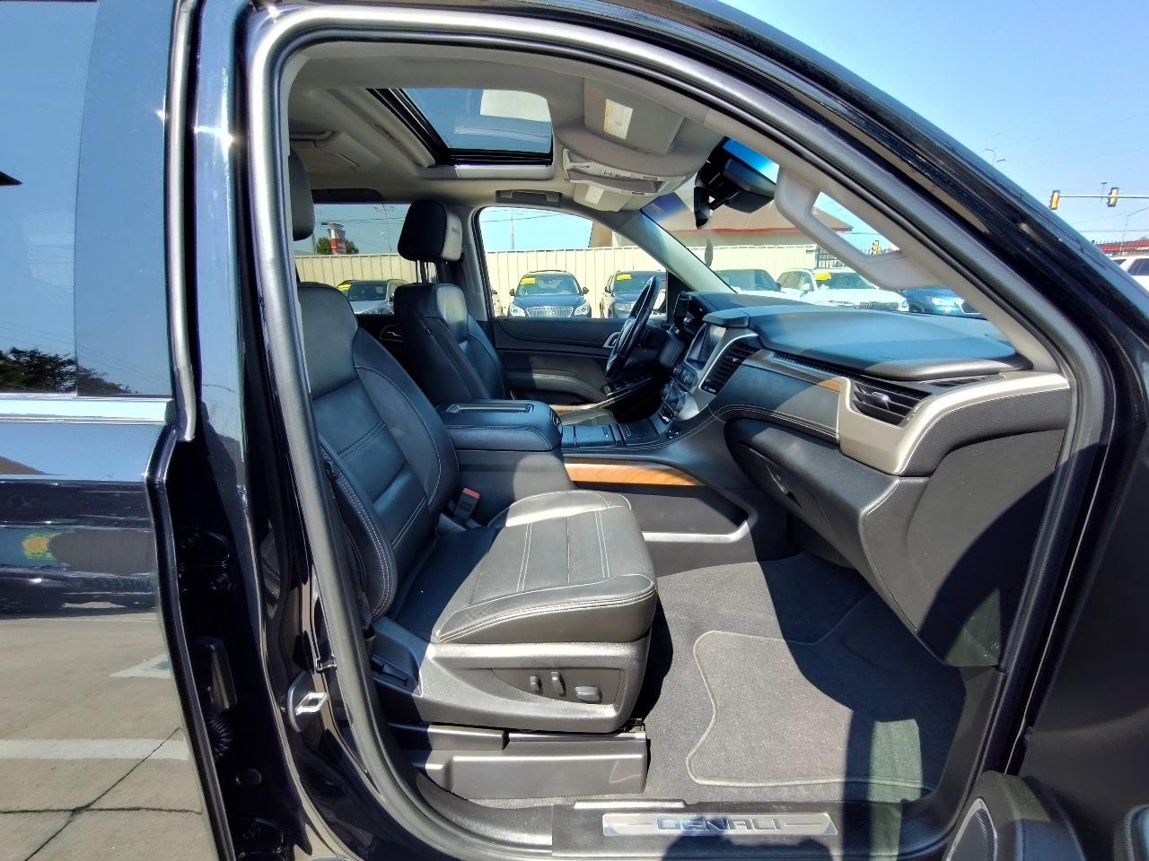 GMC Yukon Denali 4D SUV 4WD 2019