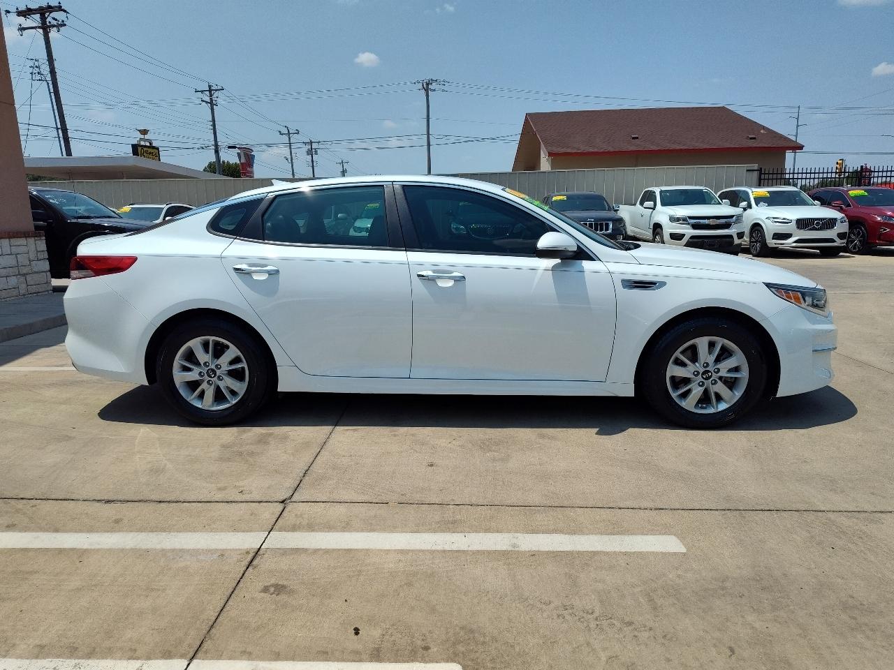 Kia Optima LX 4D Sedan 2017