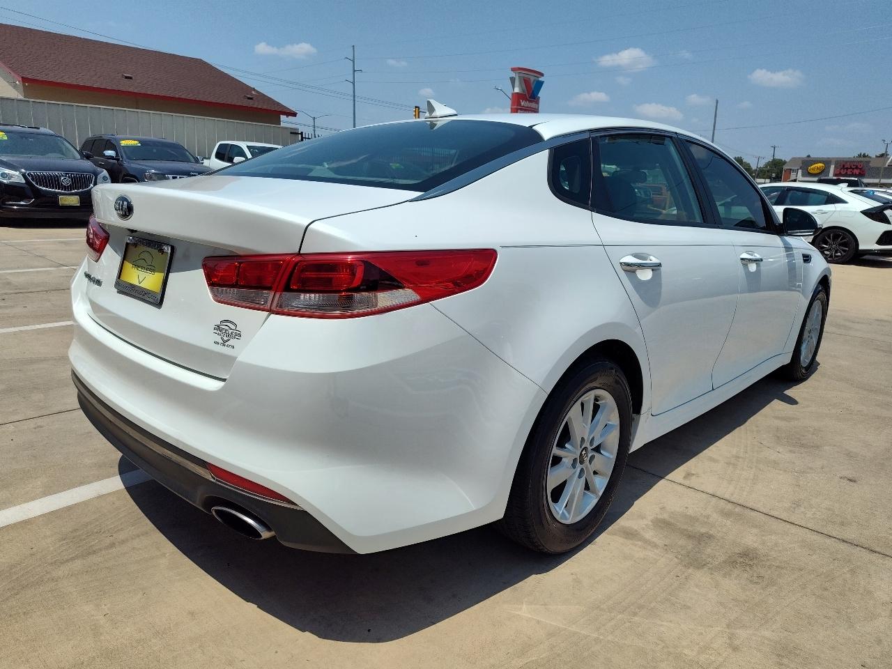 Kia Optima LX 4D Sedan 2017