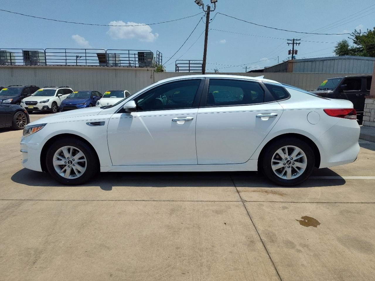 Kia Optima LX 4D Sedan 2017