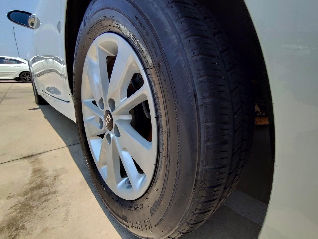Kia Optima LX 4D Sedan 2017