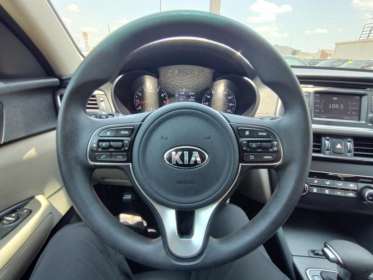 Kia Optima LX 4D Sedan 2017