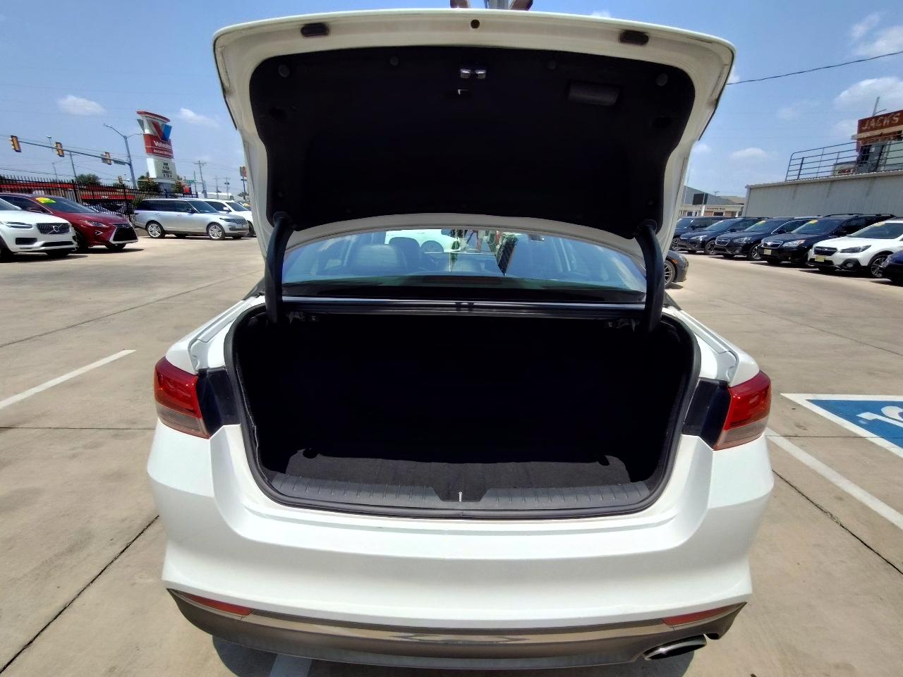 Kia Optima LX 4D Sedan 2017