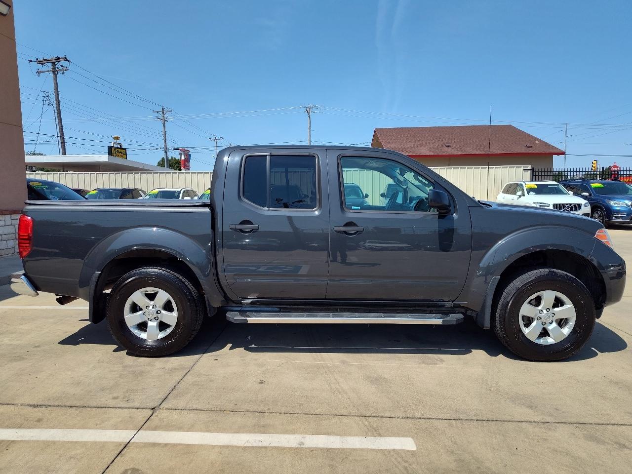 Nissan Frontier SV Crew Cab 4WD 2013