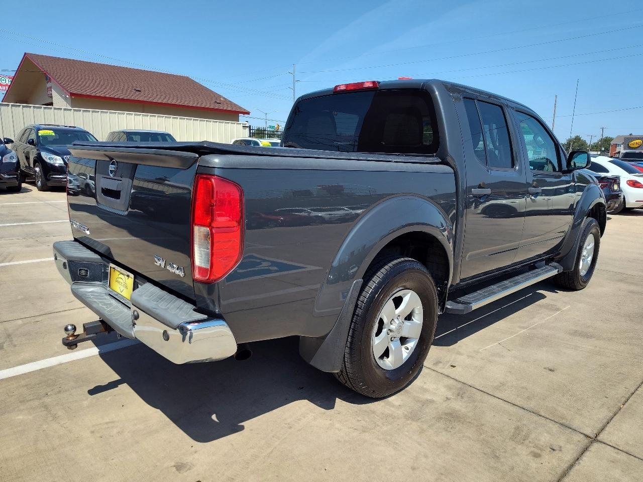 Nissan Frontier SV Crew Cab 4WD 2013
