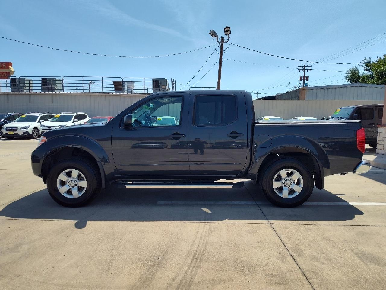 Nissan Frontier SV Crew Cab 4WD 2013