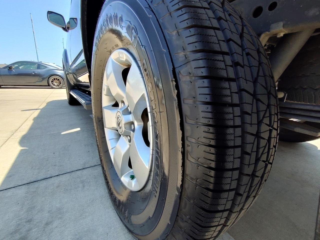 Nissan Frontier SV Crew Cab 4WD 2013