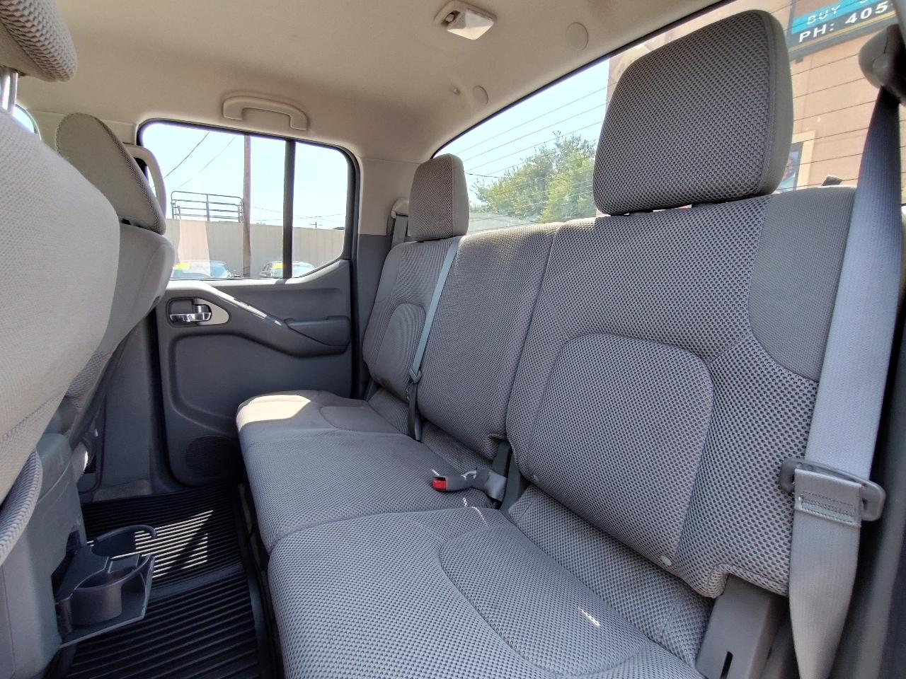 Nissan Frontier SV Crew Cab 4WD 2013