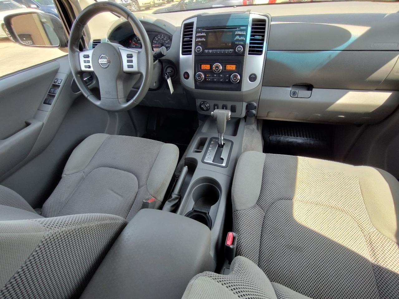 Nissan Frontier SV Crew Cab 4WD 2013
