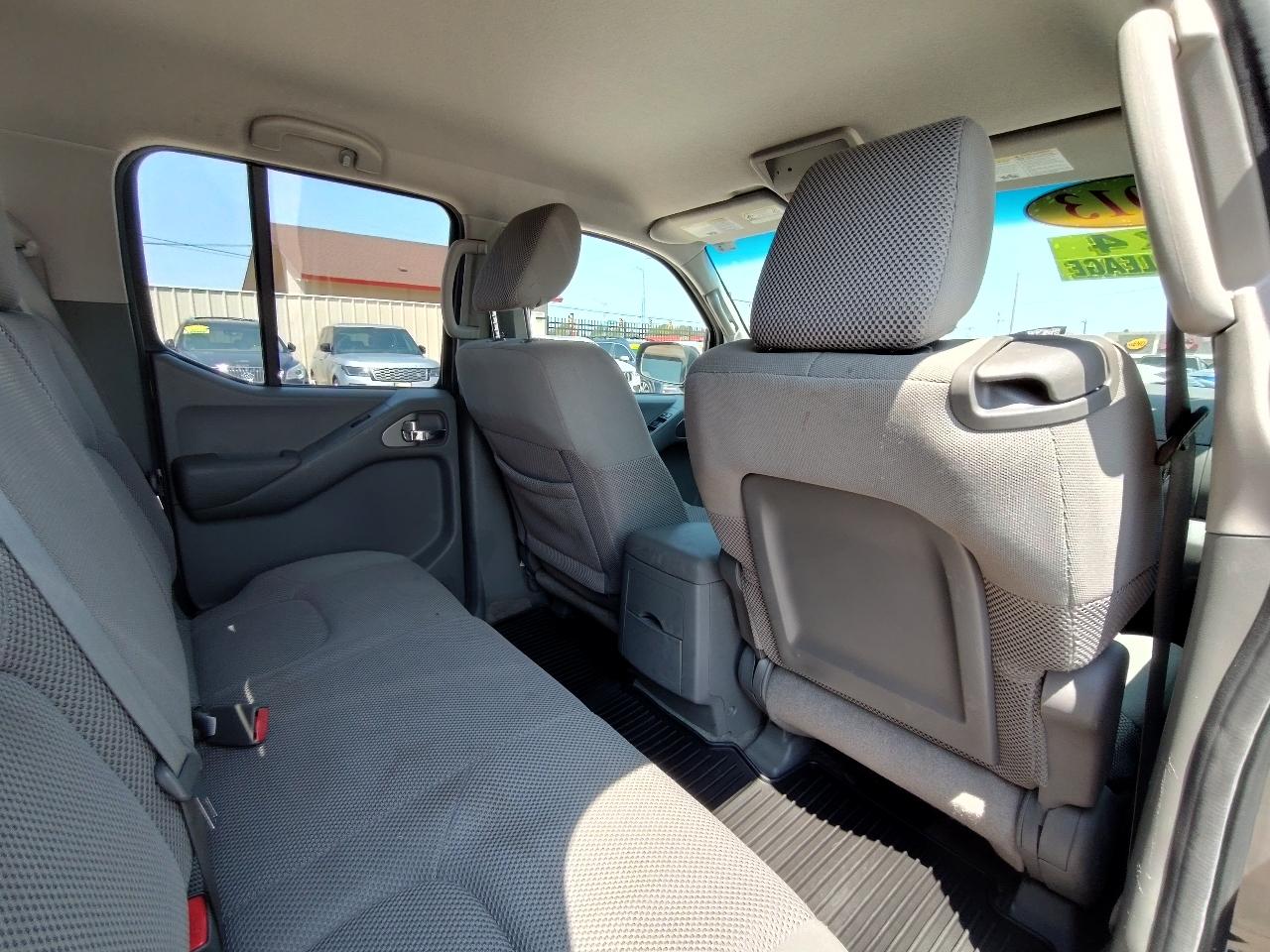 Nissan Frontier SV Crew Cab 4WD 2013