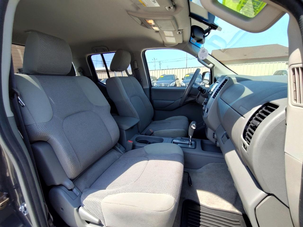 Nissan Frontier SV Crew Cab 4WD 2013