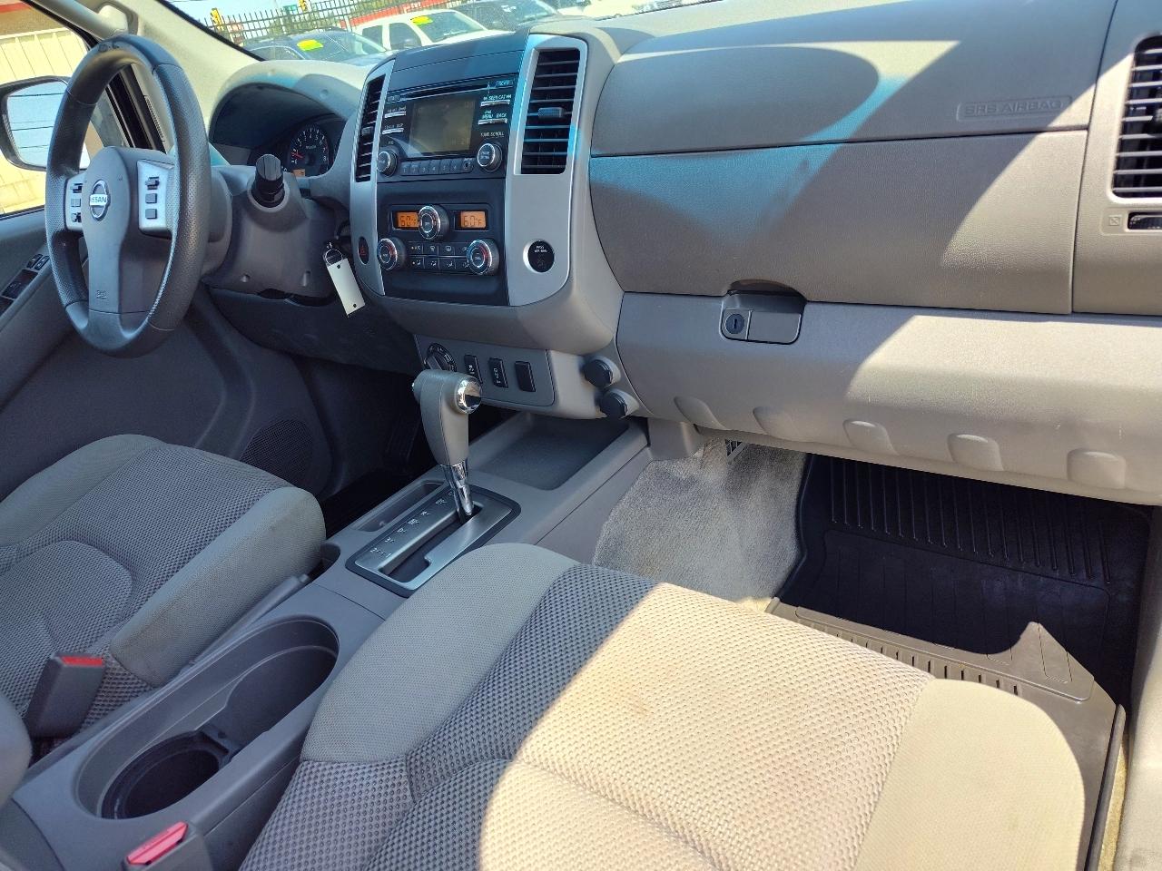 Nissan Frontier SV Crew Cab 4WD 2013