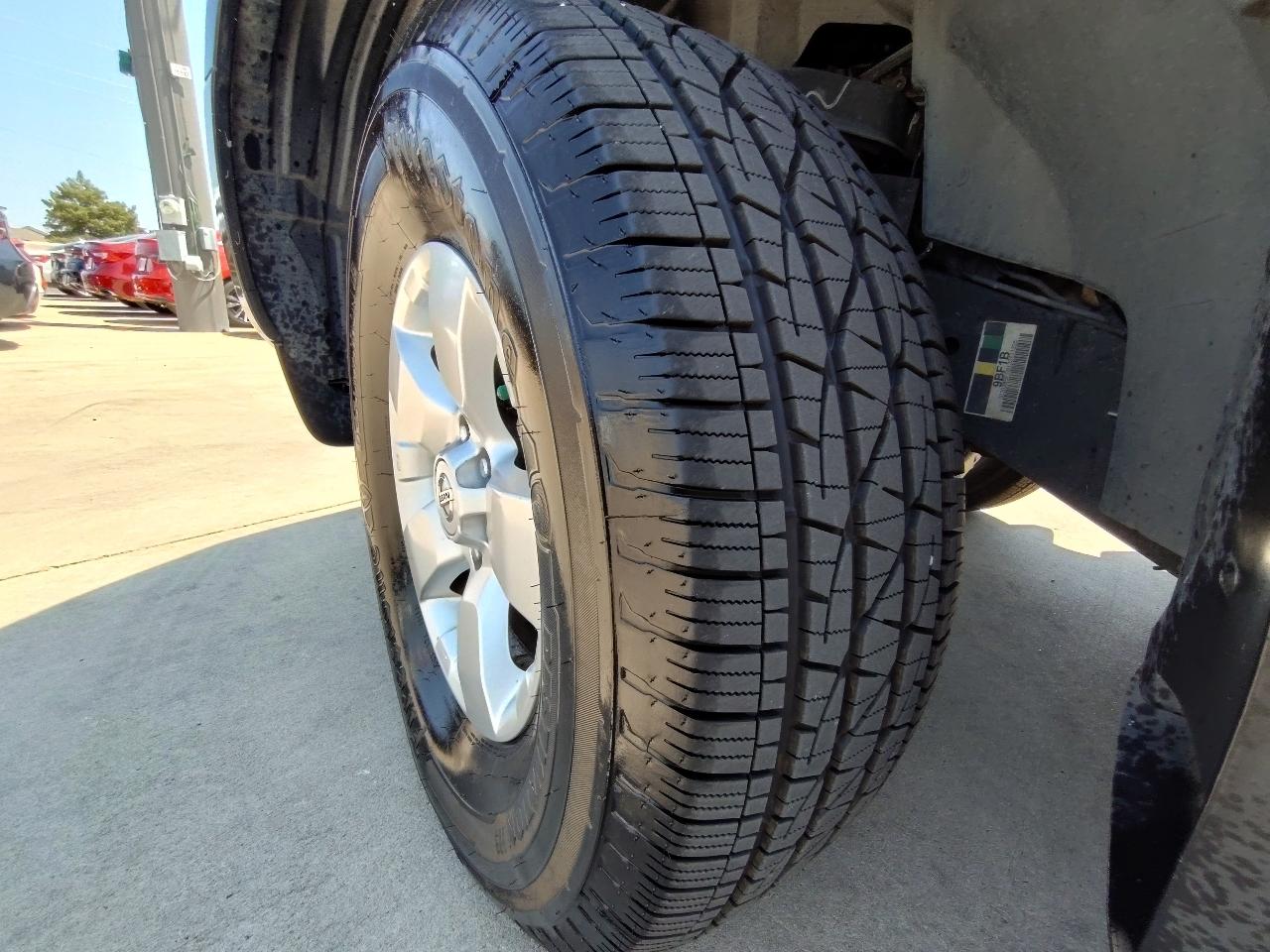 Nissan Frontier SV Crew Cab 4WD 2013