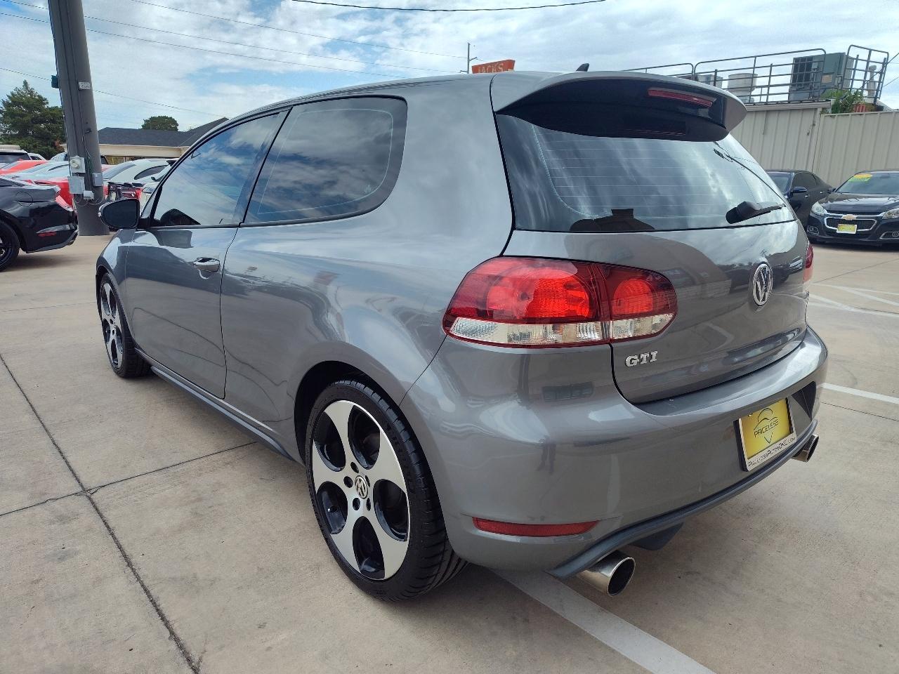 Volkswagen GTI 2-door 2012