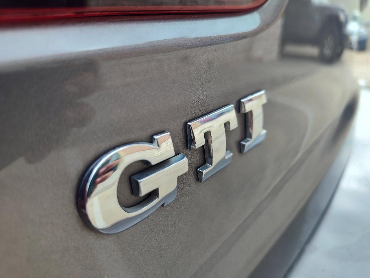Volkswagen GTI 2-door 2012