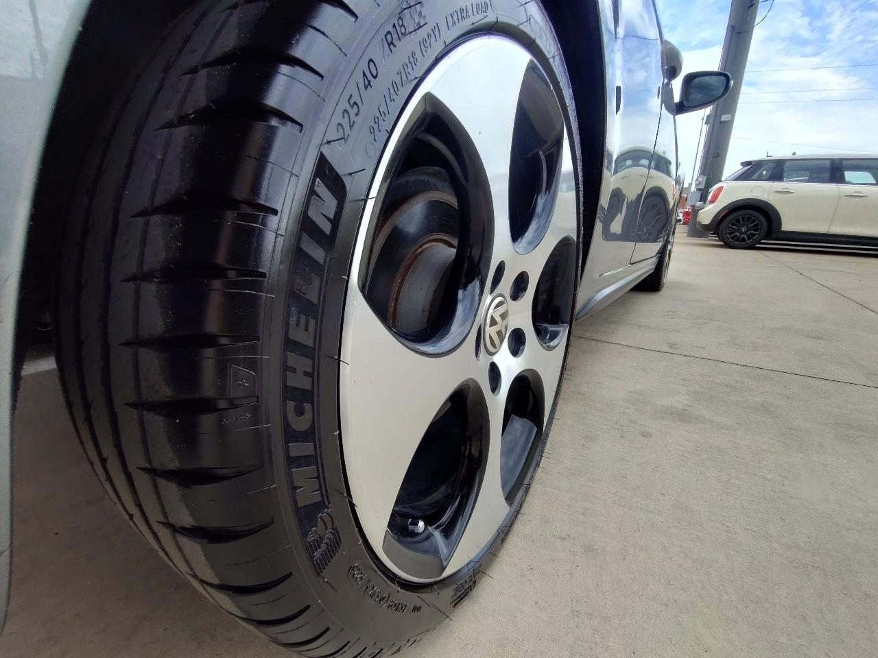 Volkswagen GTI 2-door 2012