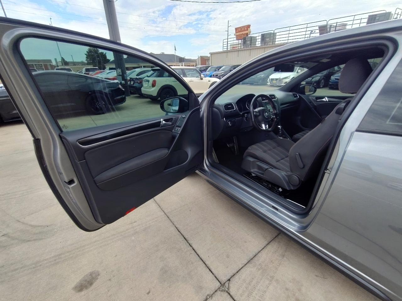 Volkswagen GTI 2-door 2012