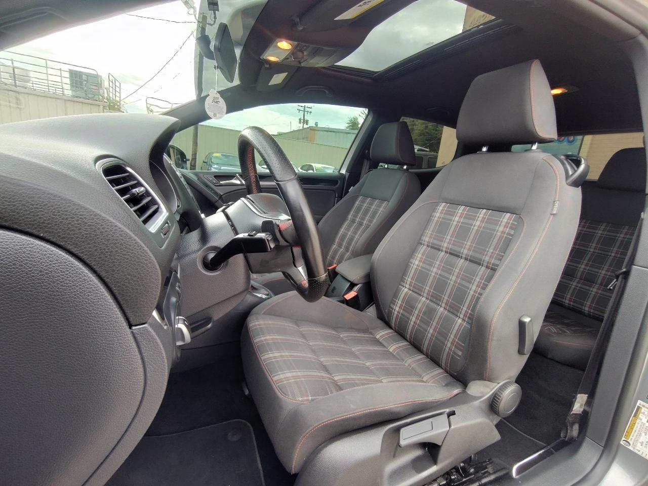 Volkswagen GTI 2-door 2012