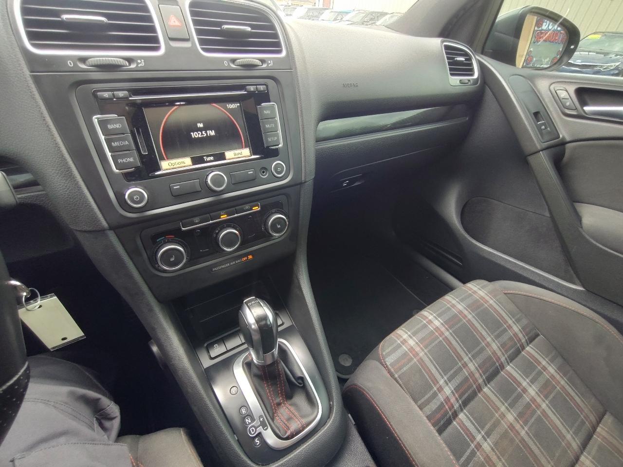 Volkswagen GTI 2-door 2012