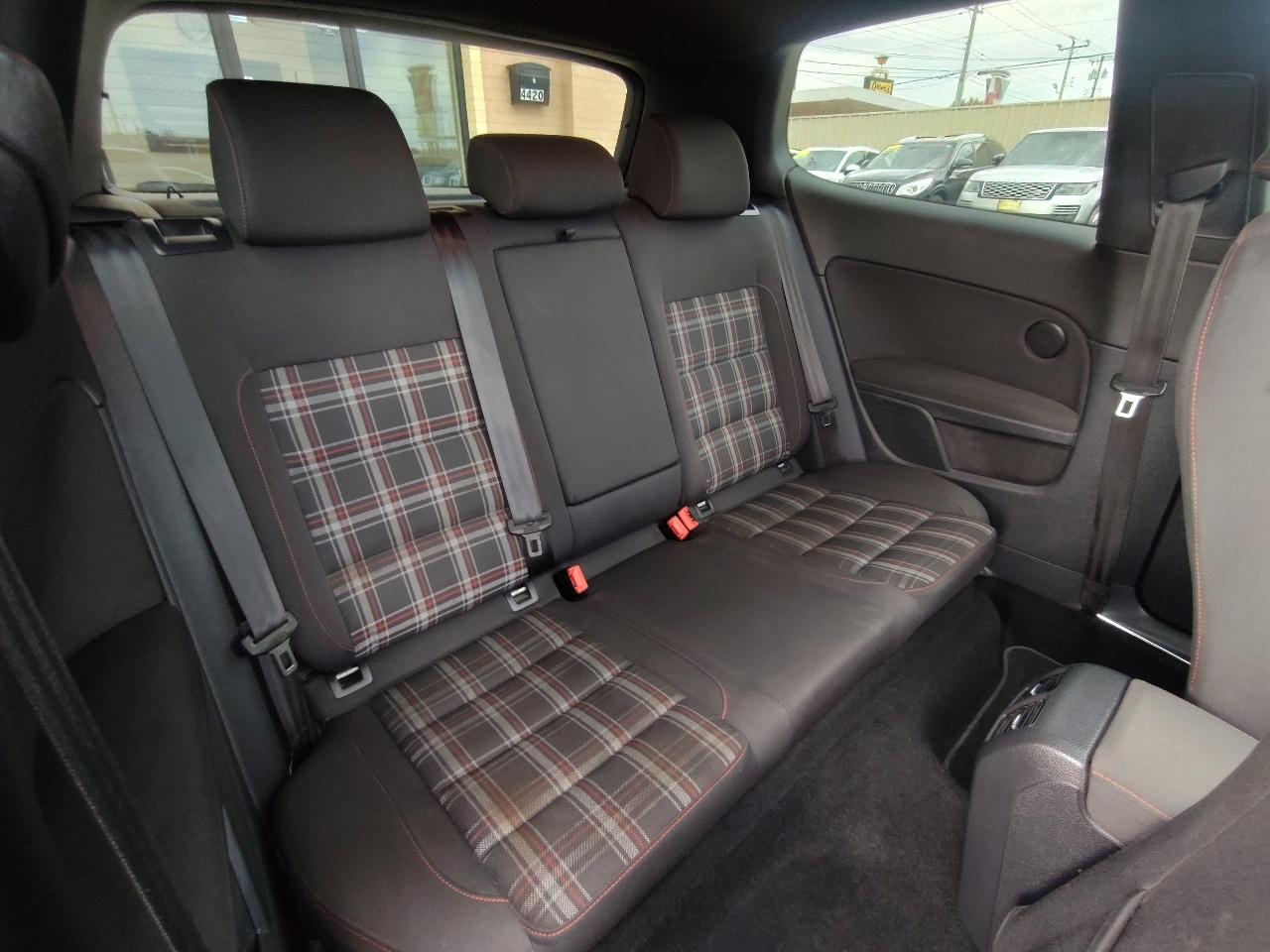 Volkswagen GTI 2-door 2012