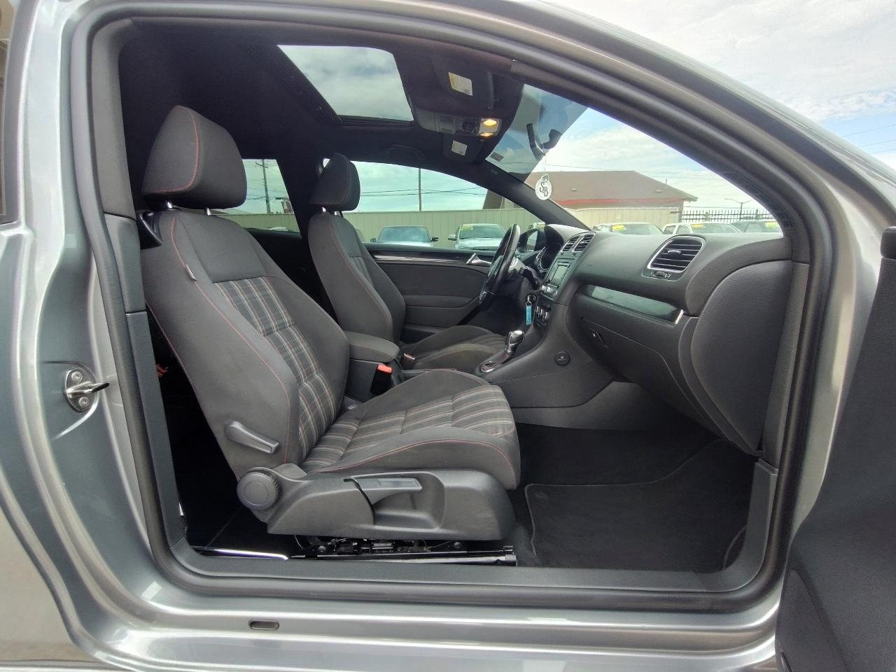 Volkswagen GTI 2-door 2012