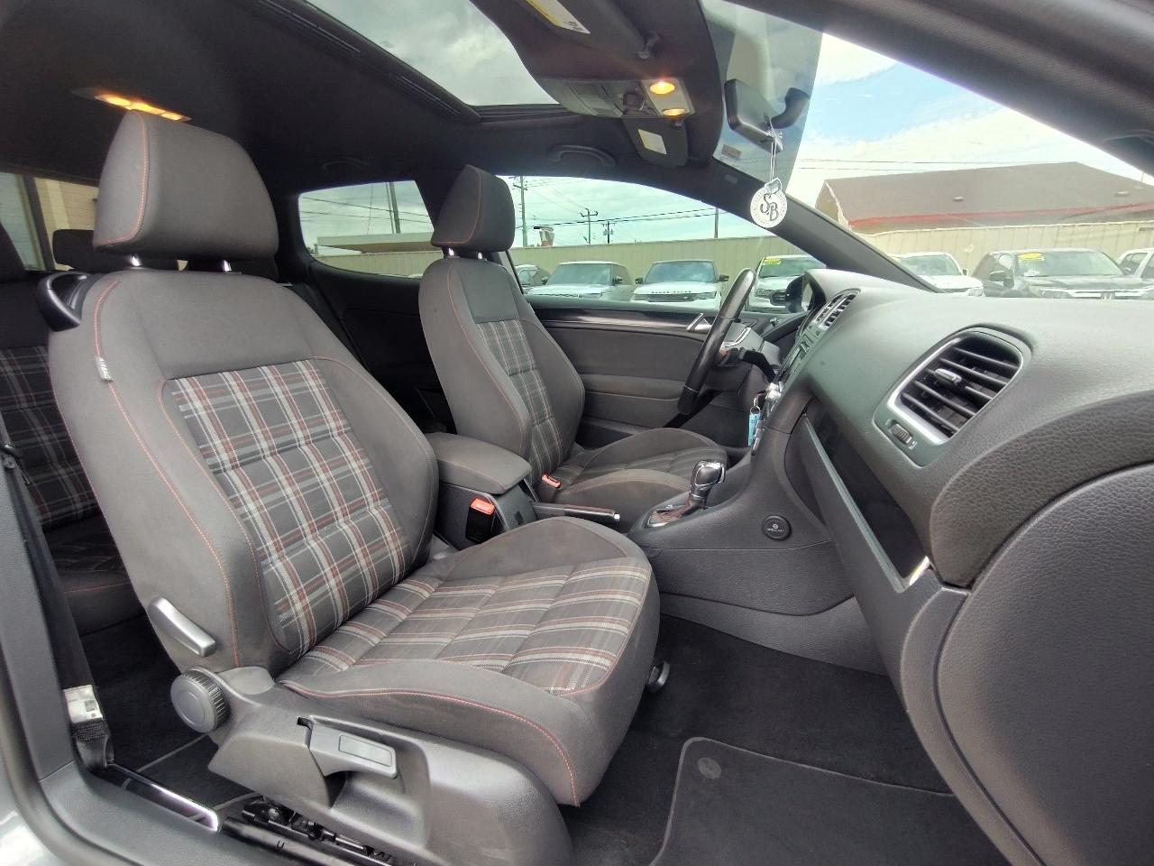 Volkswagen GTI 2-door 2012
