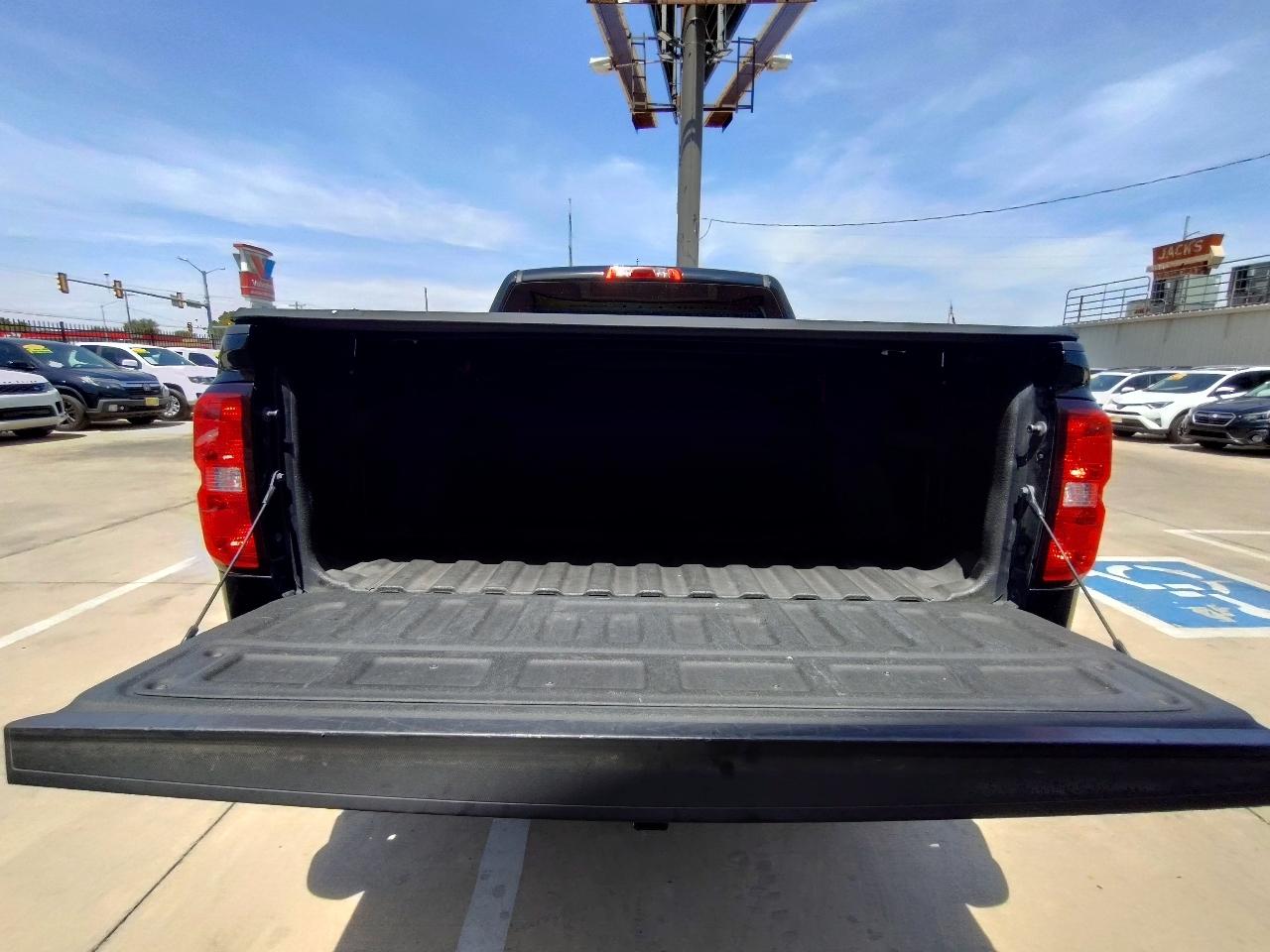 Chevrolet Silverado 1500 Custom Crew Cab 4WD 2018