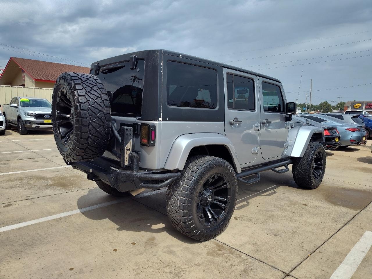 Jeep Wrangler Unlimited Sahara 4WD 2014
