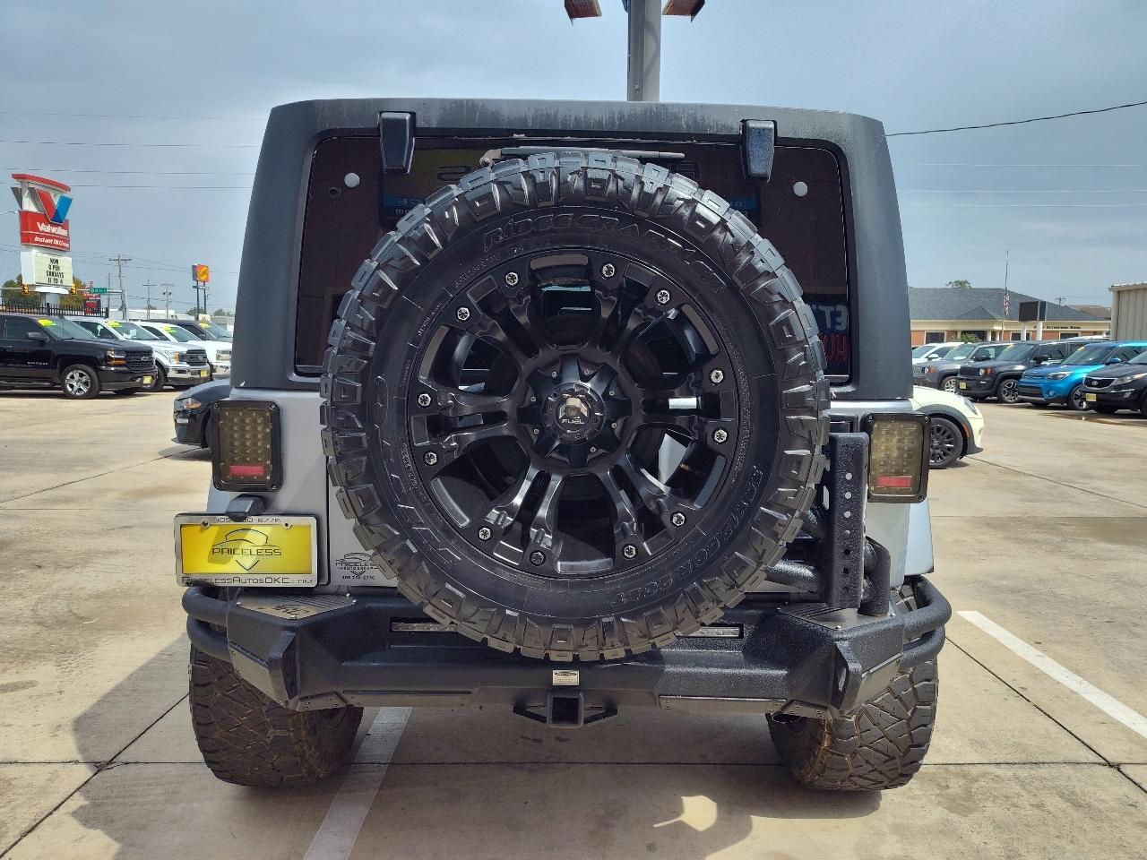 Jeep Wrangler Unlimited Sahara 4WD 2014