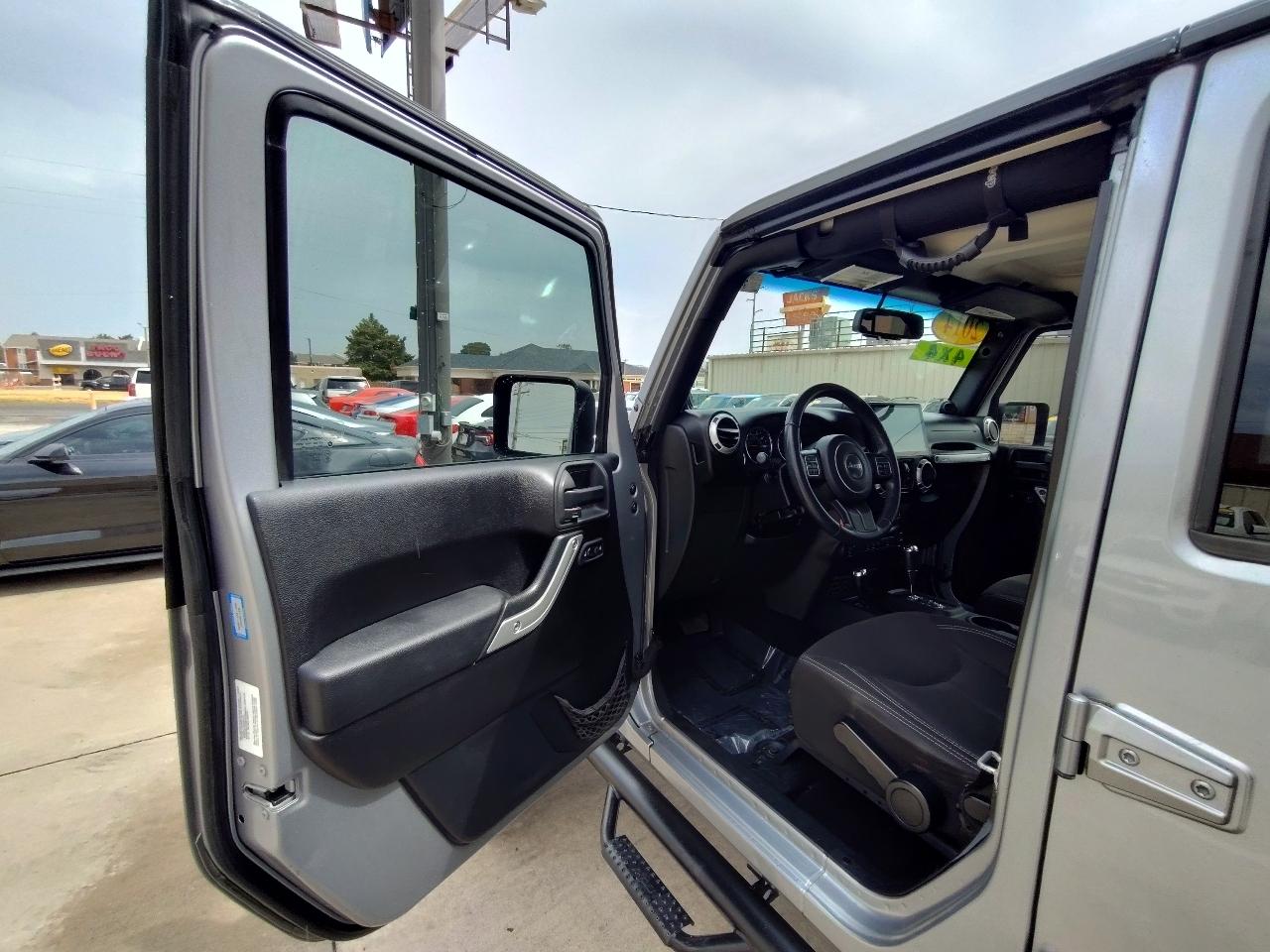 Jeep Wrangler Unlimited Sahara 4WD 2014