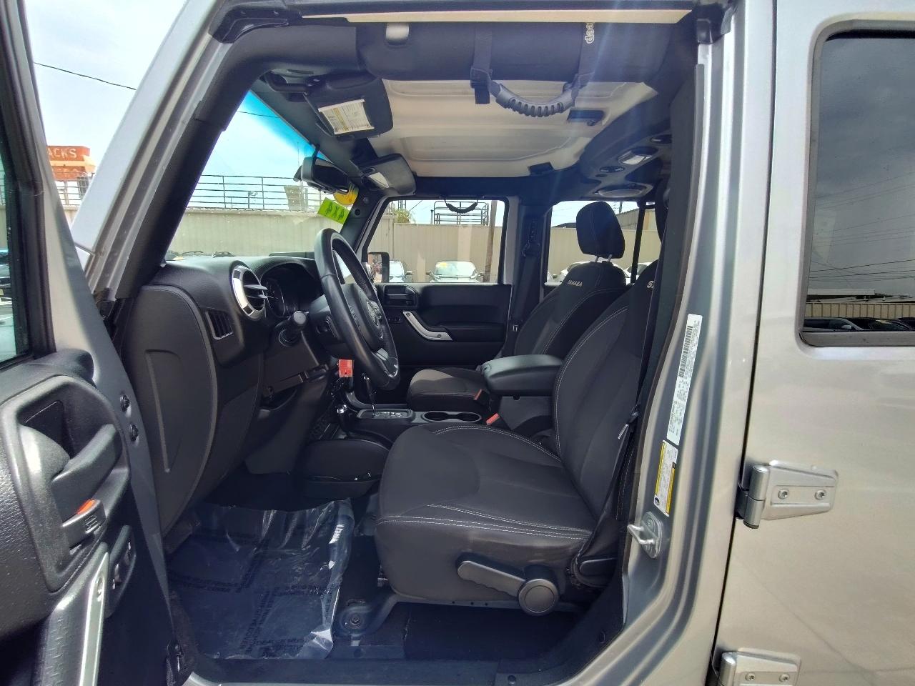 Jeep Wrangler Unlimited Sahara 4WD 2014