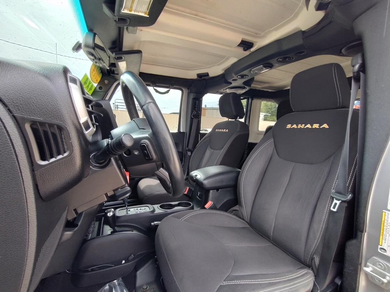 Jeep Wrangler Unlimited Sahara 4WD 2014