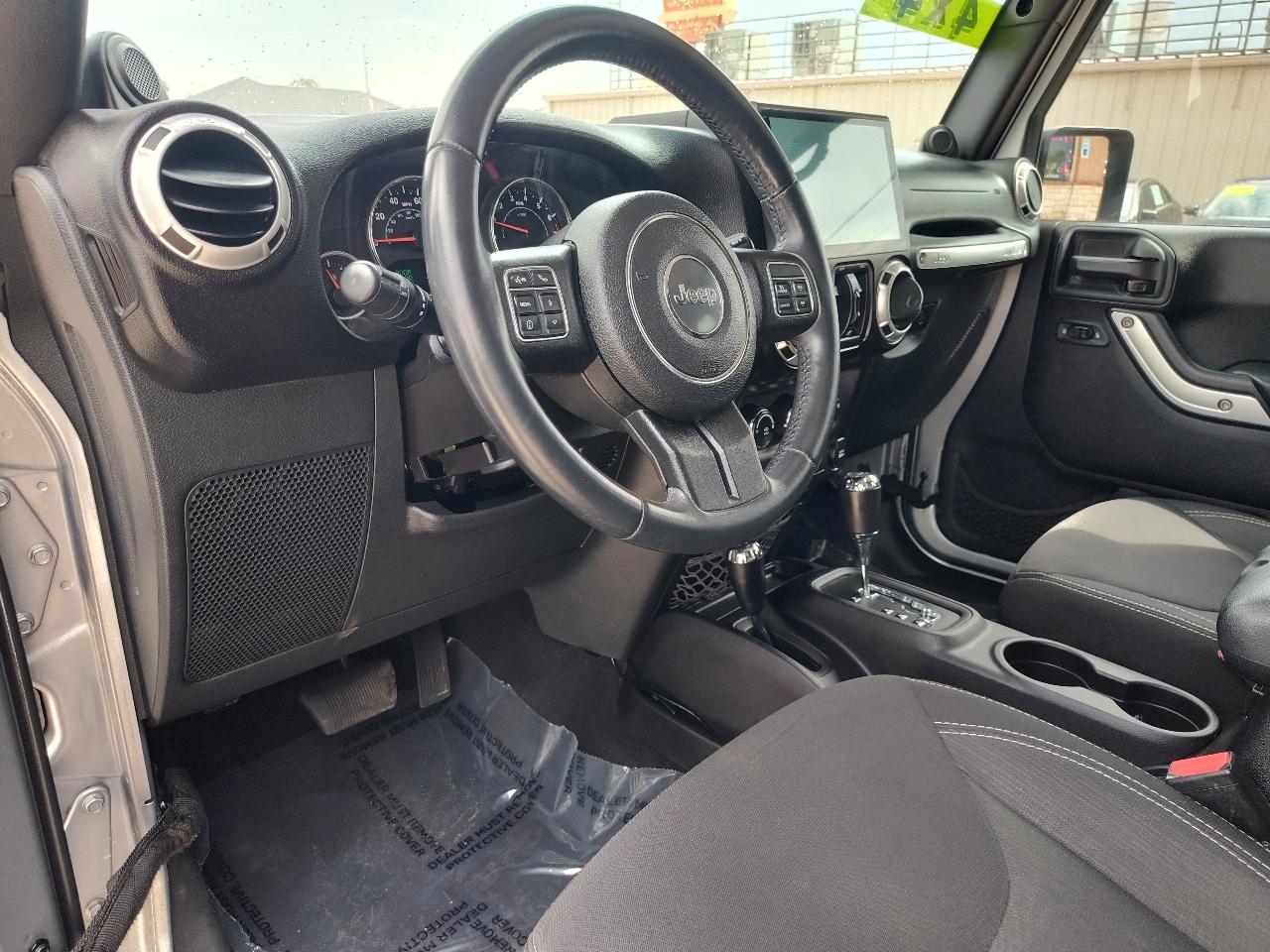 Jeep Wrangler Unlimited Sahara 4WD 2014