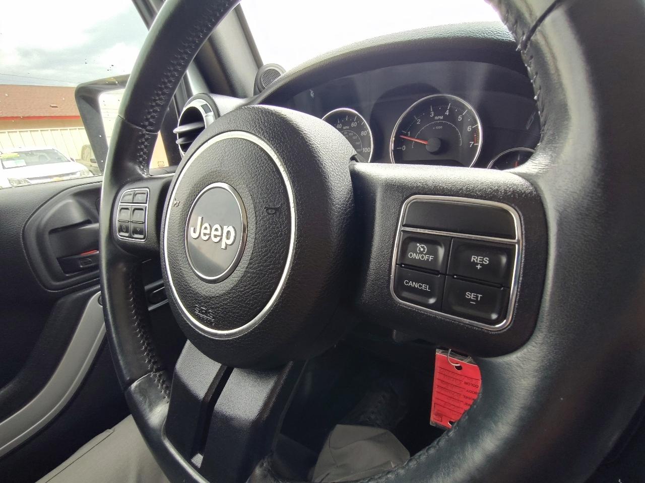 Jeep Wrangler Unlimited Sahara 4WD 2014