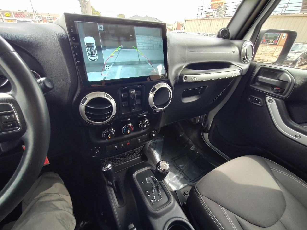 Jeep Wrangler Unlimited Sahara 4WD 2014