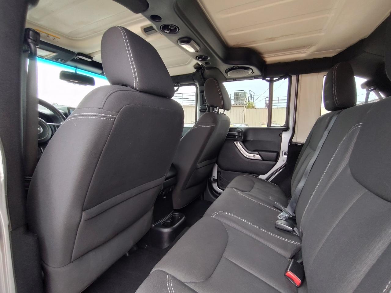 Jeep Wrangler Unlimited Sahara 4WD 2014